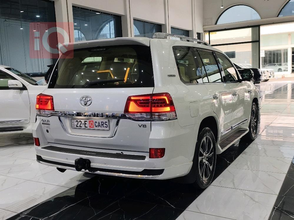 تويوتا لاندكروزر